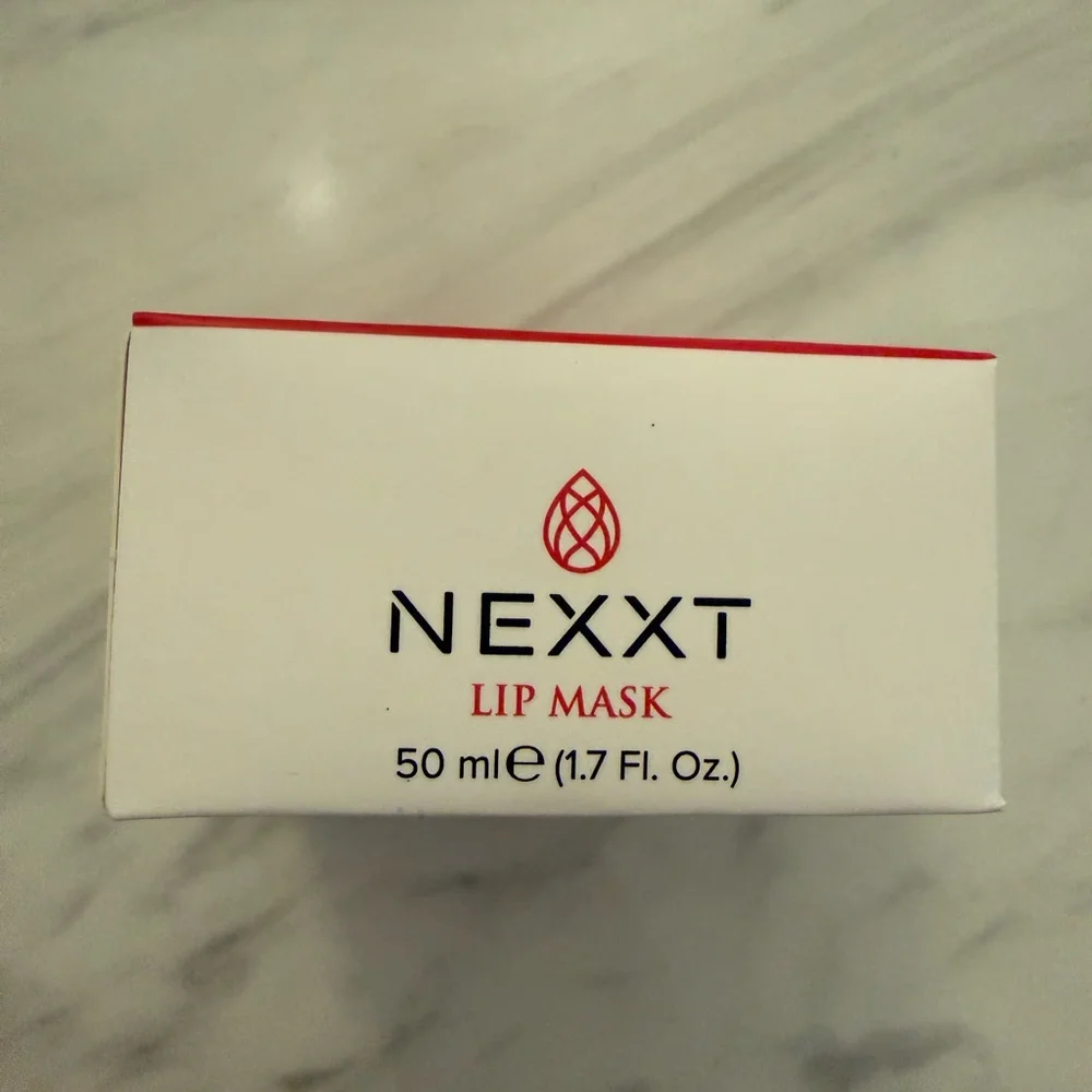 BUNDLE Nexxt Vitamin C Serum, Lip Plumper&Mask, Revive Eye Cream & Retinol Serum - Picture 6 of 10